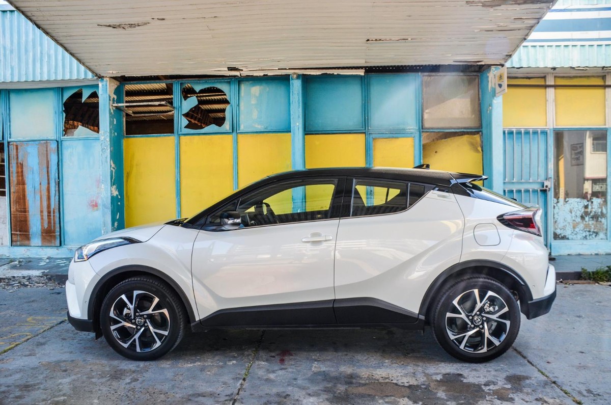Toyota CHR 1.2T Luxury (2018) Quick Review Cars.co.za